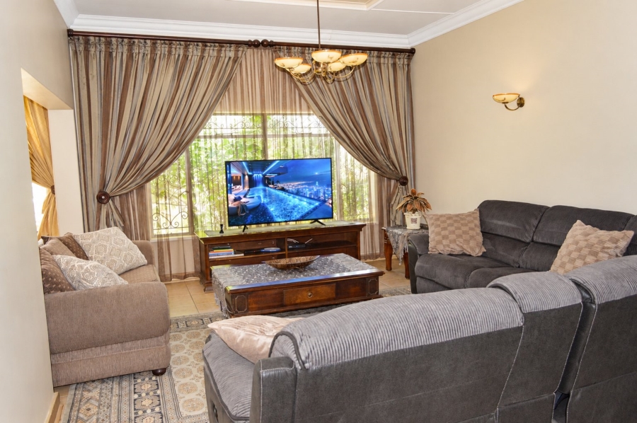 3 Bedroom Property for Sale in Roosheuwel North West